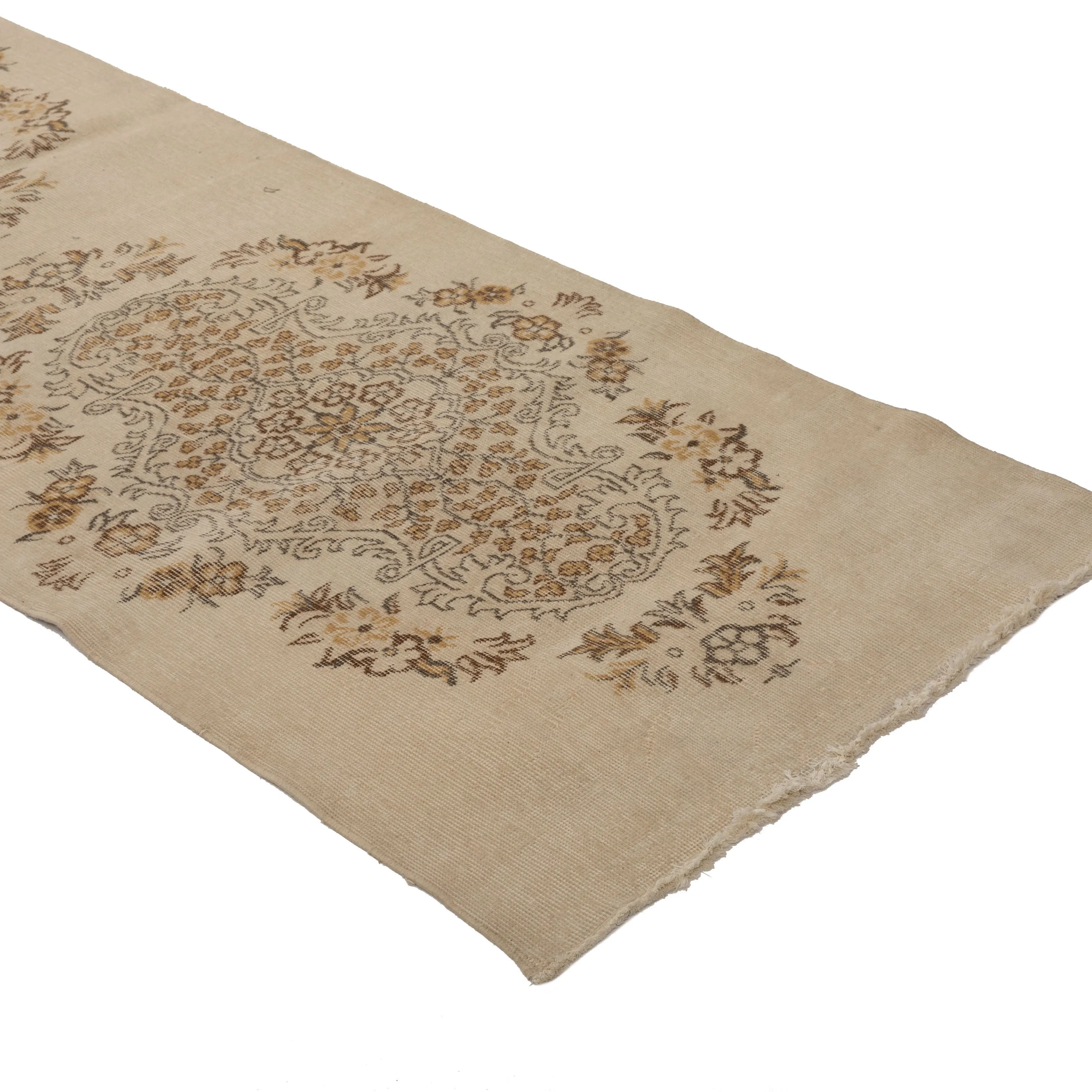 Ivory Traditional Wool Runner - 3'1" x 23'1"