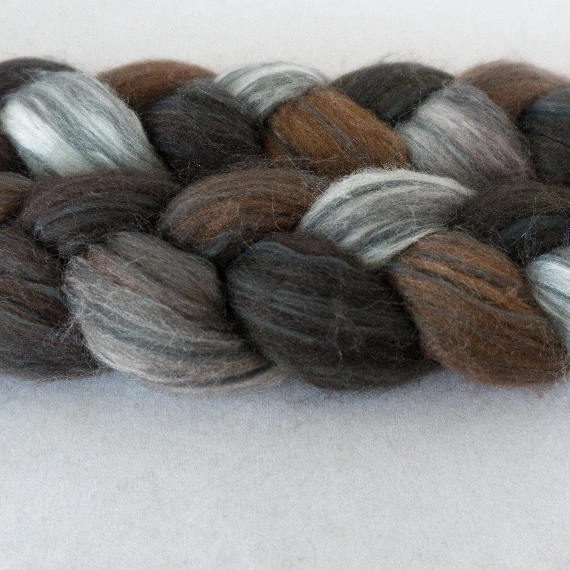 Polwarth Black Bamboo Silk Roving - Cappuccino