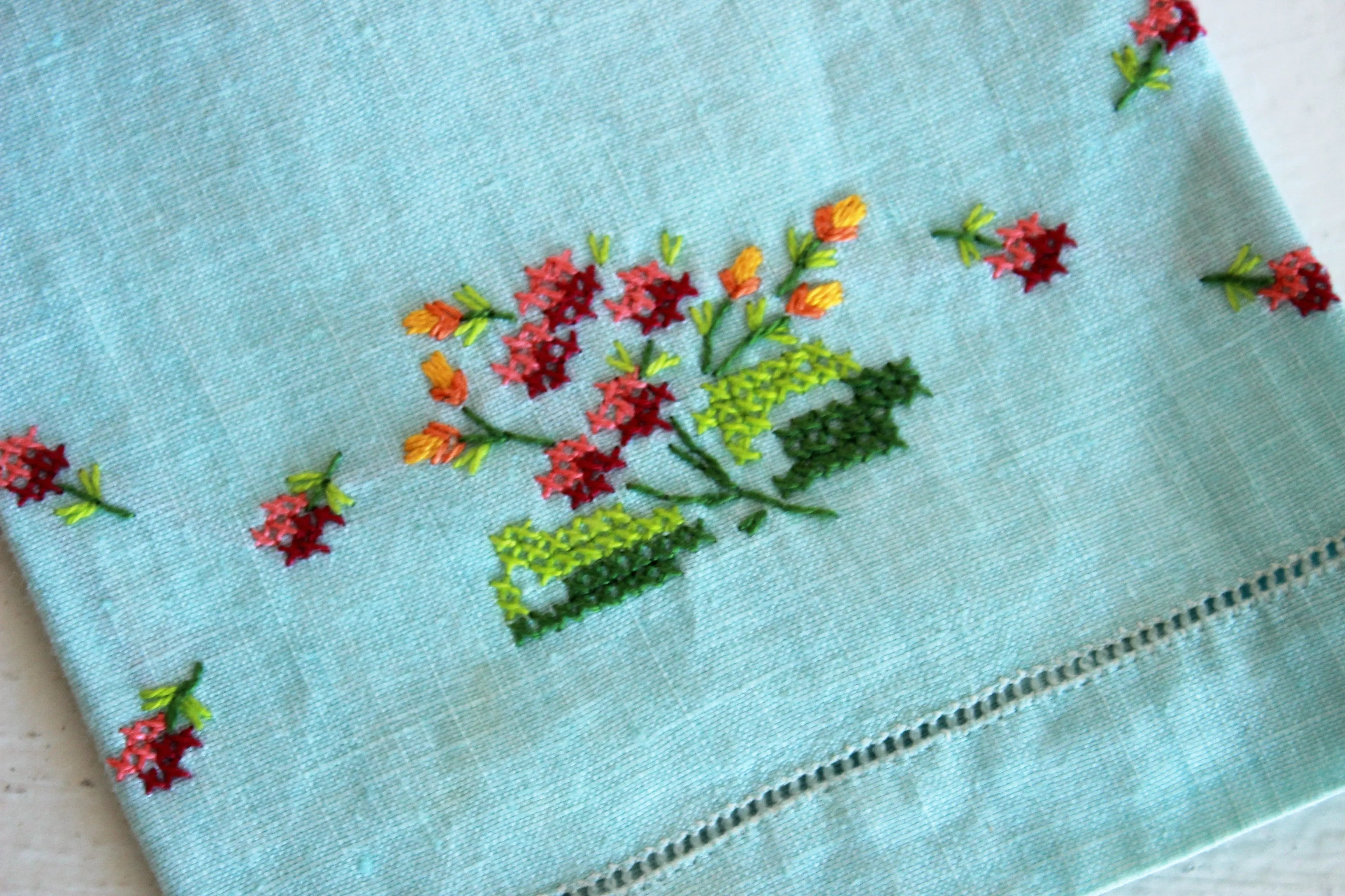 Vintage 1950s 1960s  Mint Green Cross Stitch Fingertip Towel