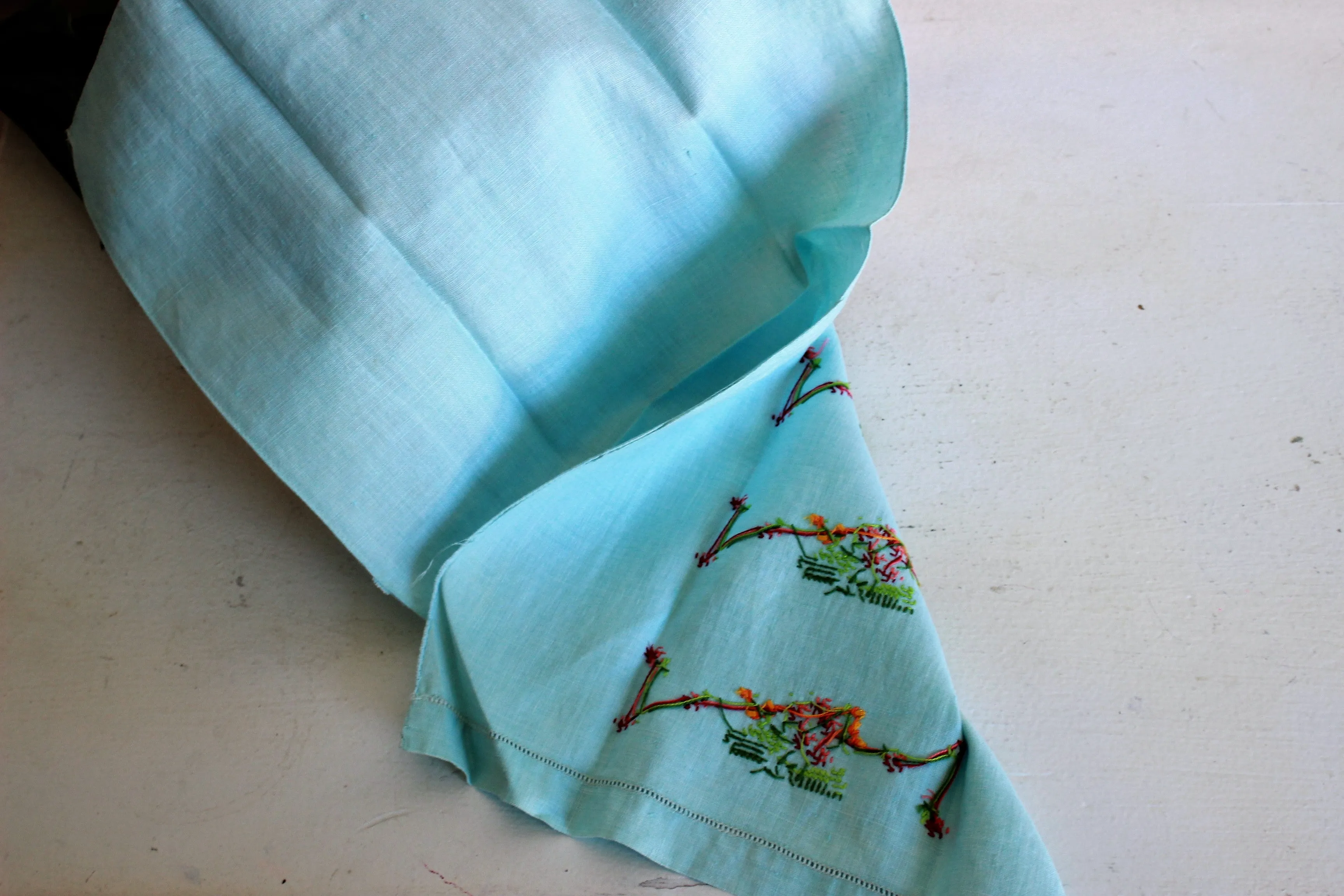 Vintage 1950s 1960s  Mint Green Cross Stitch Fingertip Towel