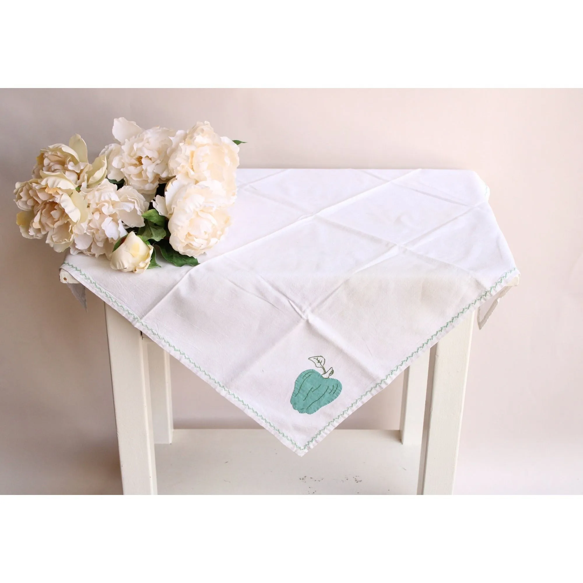 Vintage 1950s Tablecloth or Towel with Apple Applique